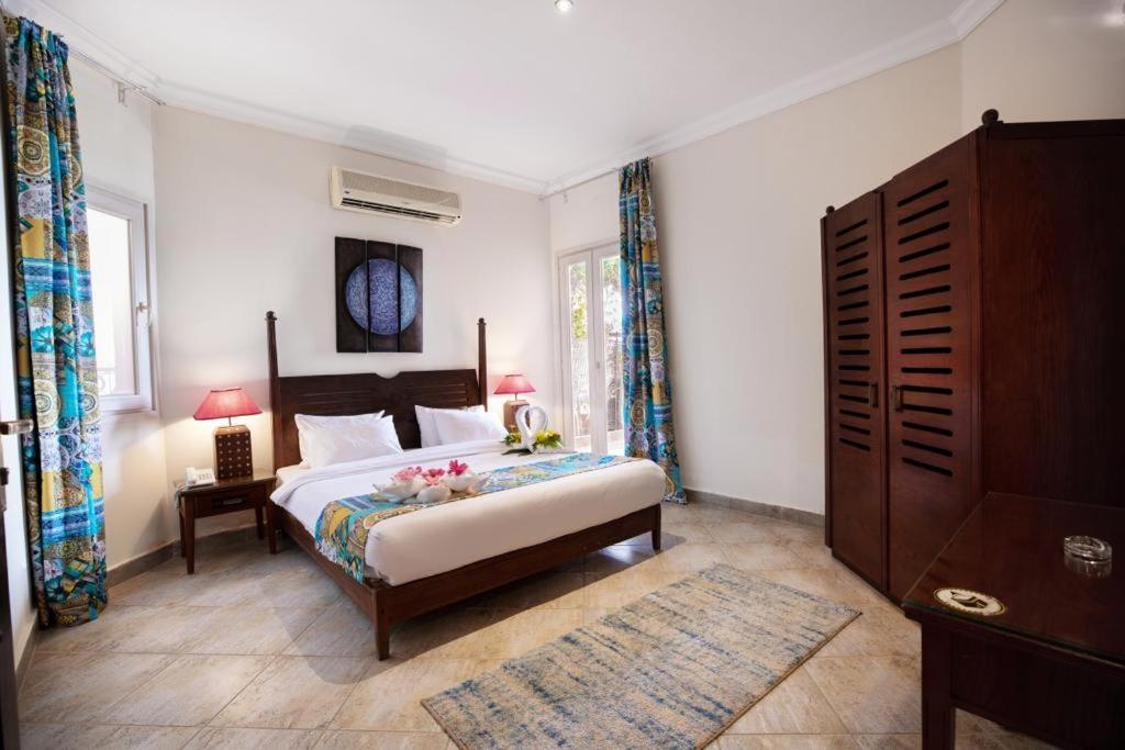 Resort Golden Ocean Marina