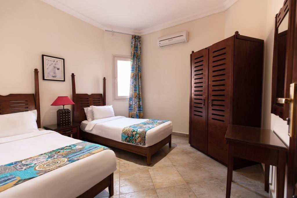 Resort Golden Ocean Marina