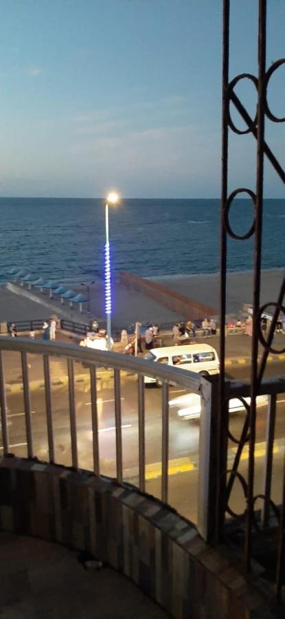 مكيفة ميامي ع البحر مباشرةً * Alexandria