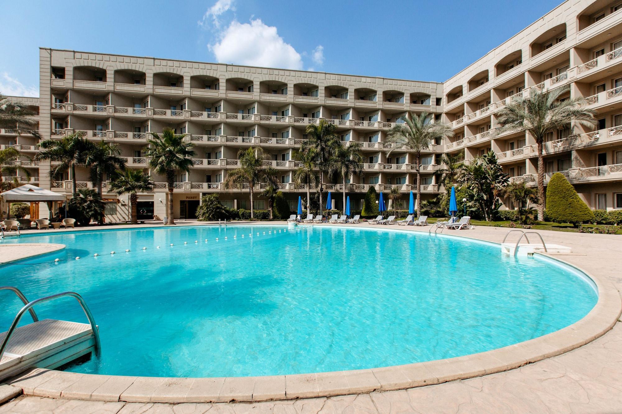 Grand Pyramids Hotel 4*