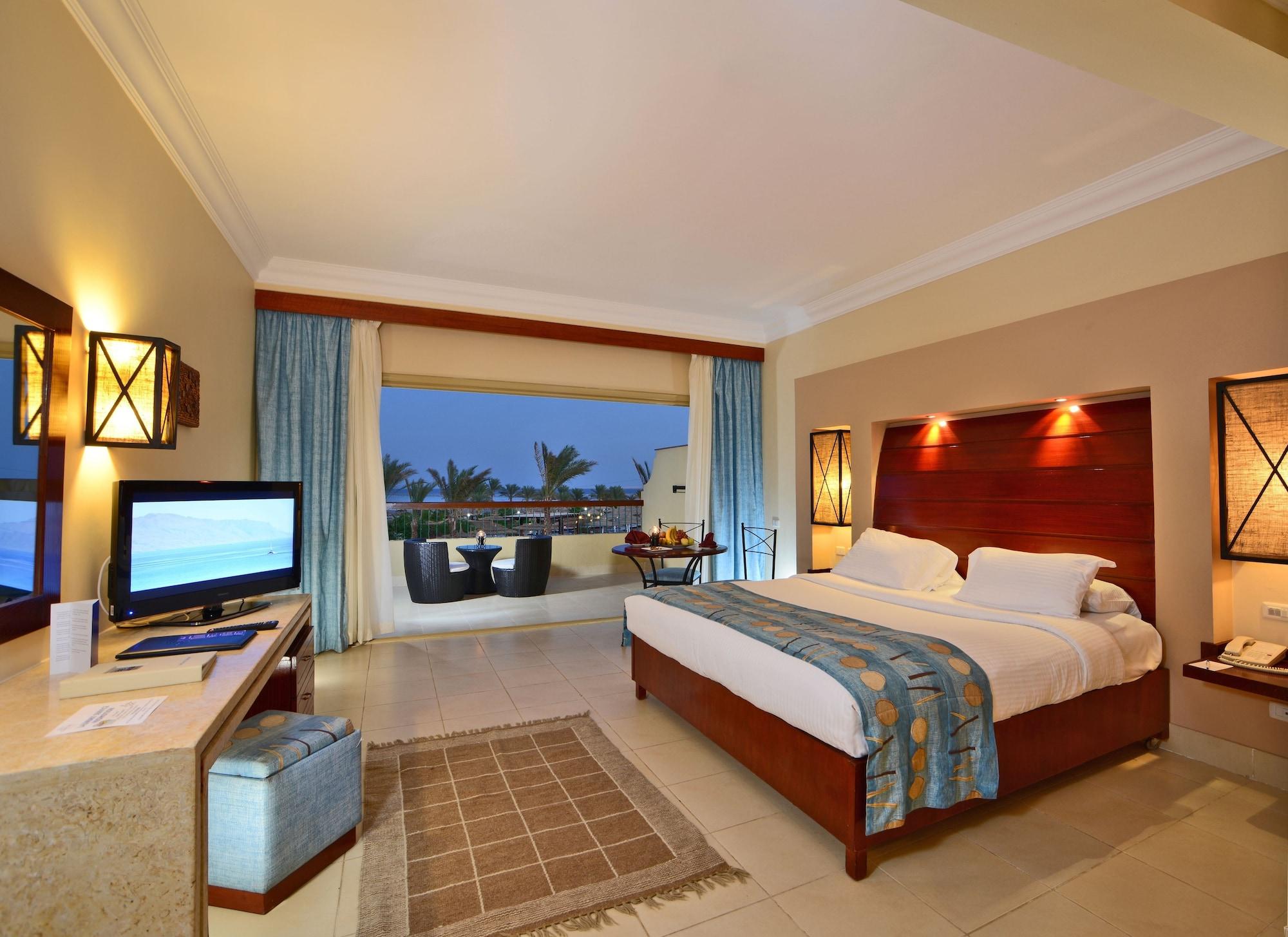 Coral Sea And Aqua Park Resort