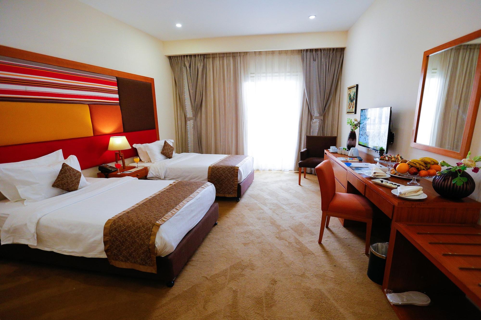Tolip Family Park 5*