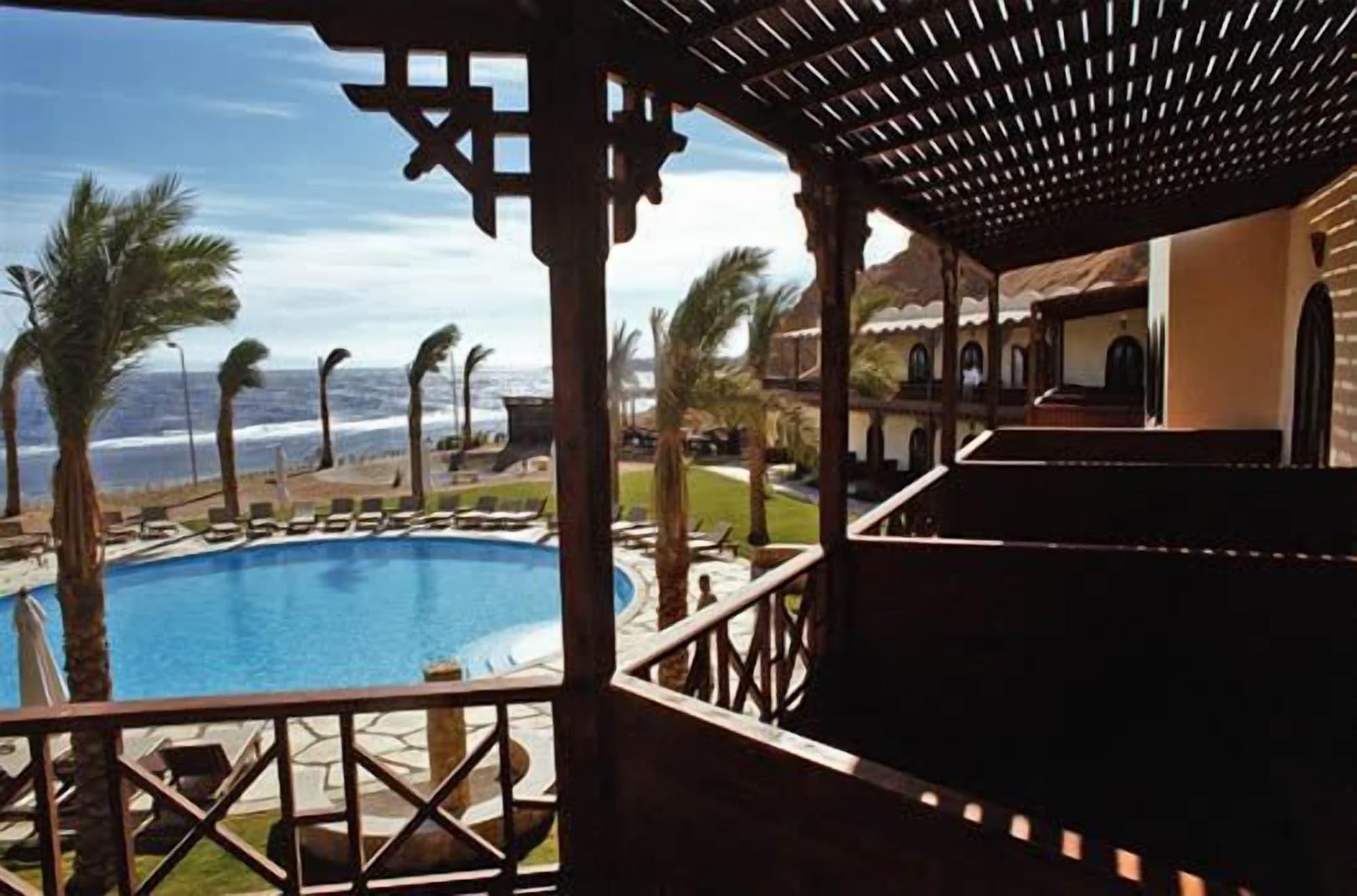 Paradise Resort 3*