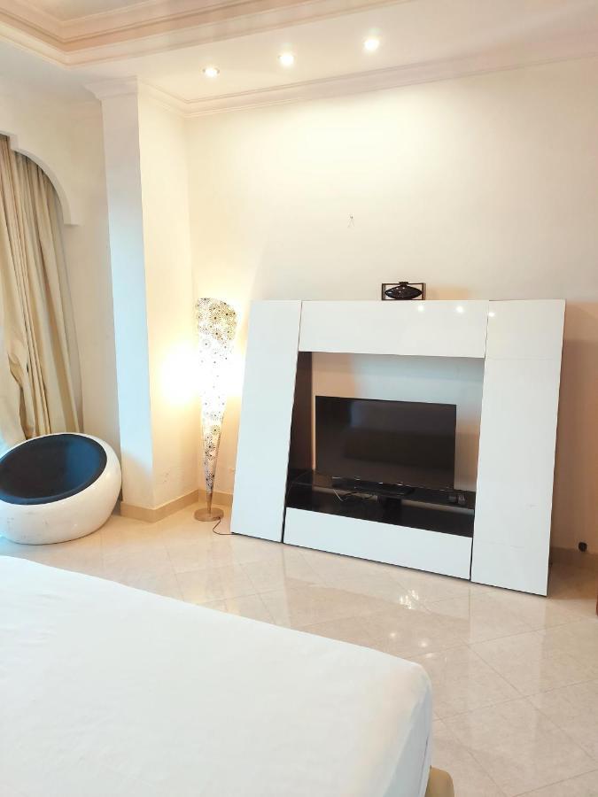 Luxury Seafront Pool - 3 Stories & Roof Floor - Master Bedrooms