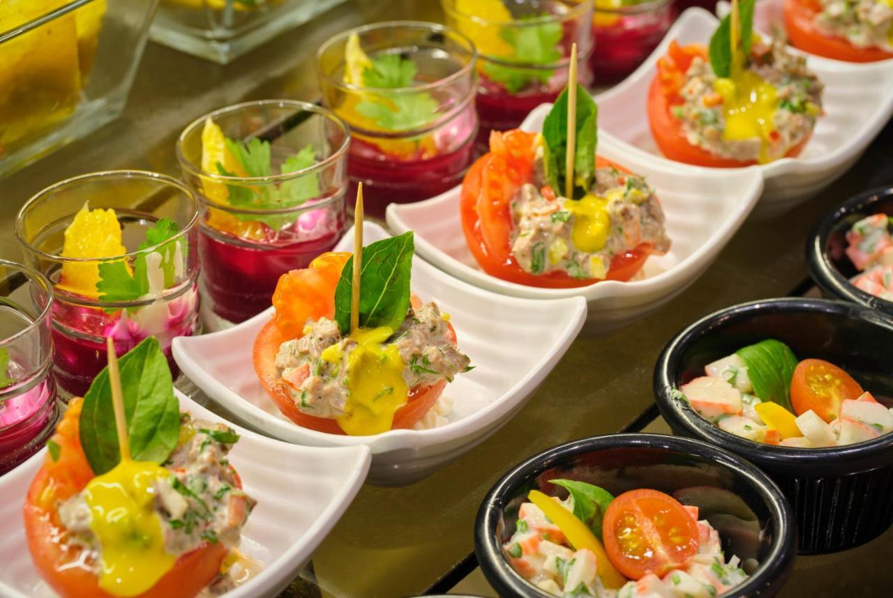 Coral Sea Aqua Club Hotel
