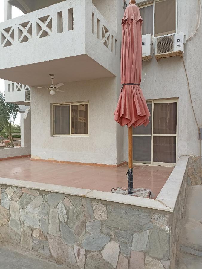 Mousa Coast & Apartment