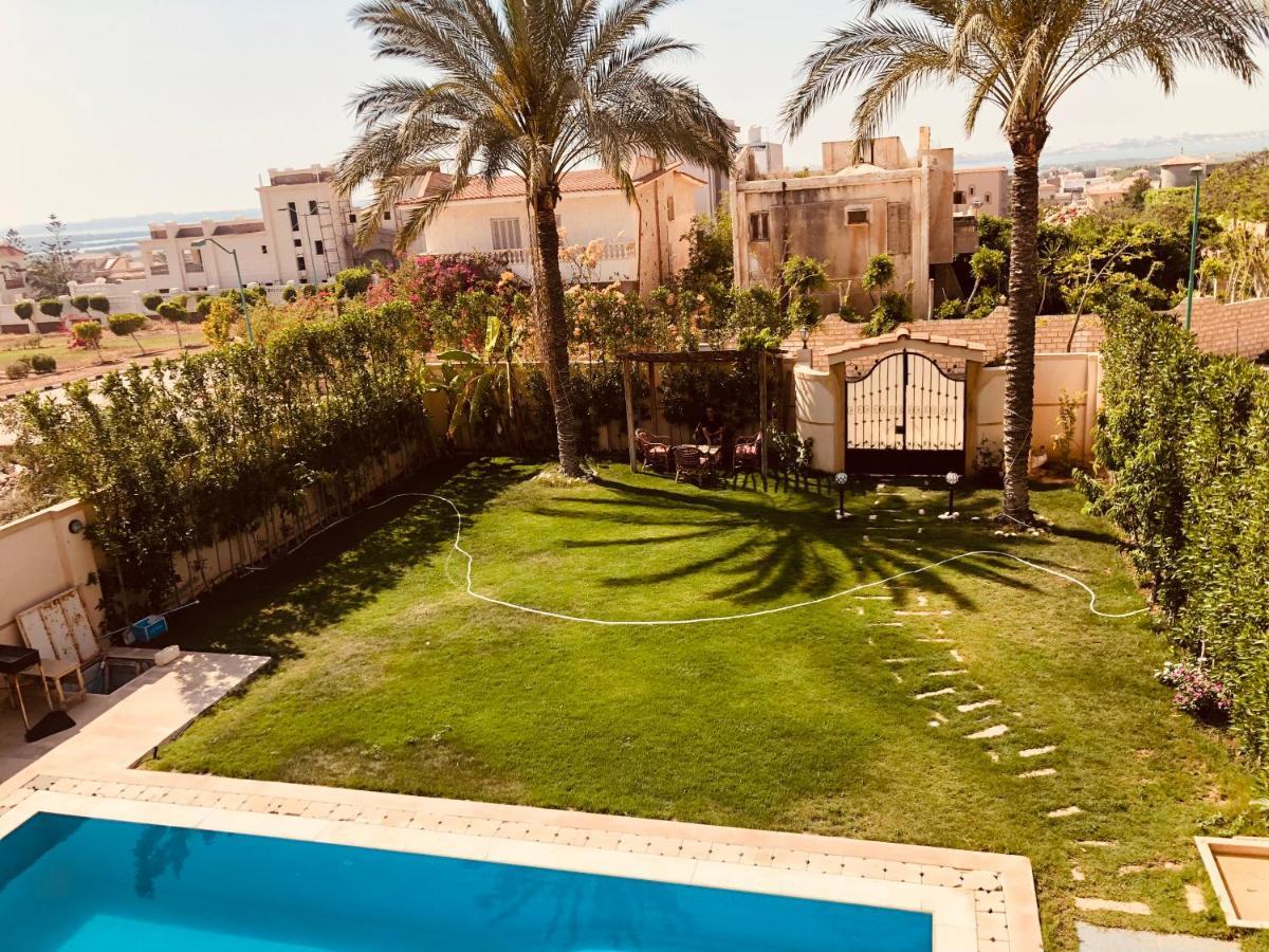 Lovely 5- Bedroom With Overflow Pool With Garden At Oasis