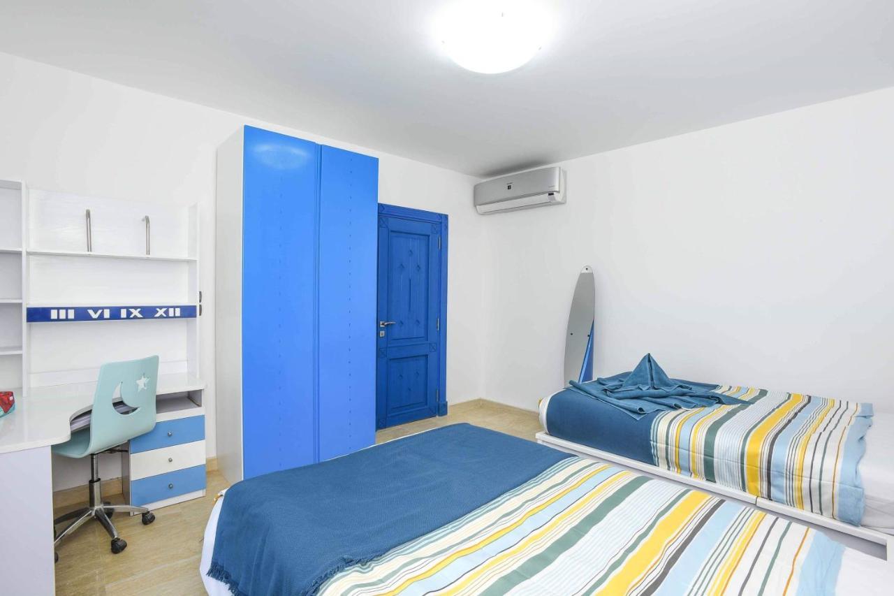 Luxury 8br With Seaview And Private Pool In *