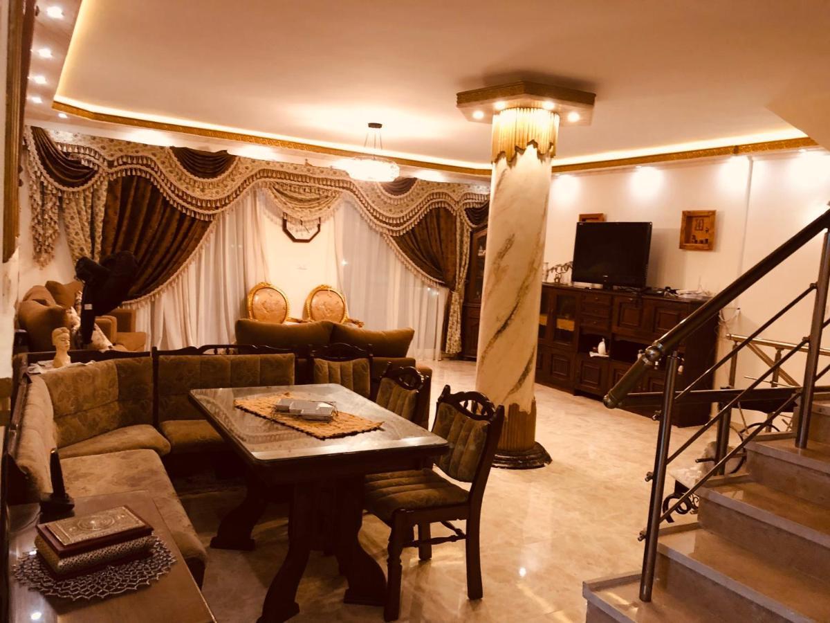 Lovely 5- Bedroom With Overflow Pool With Garden At Oasis