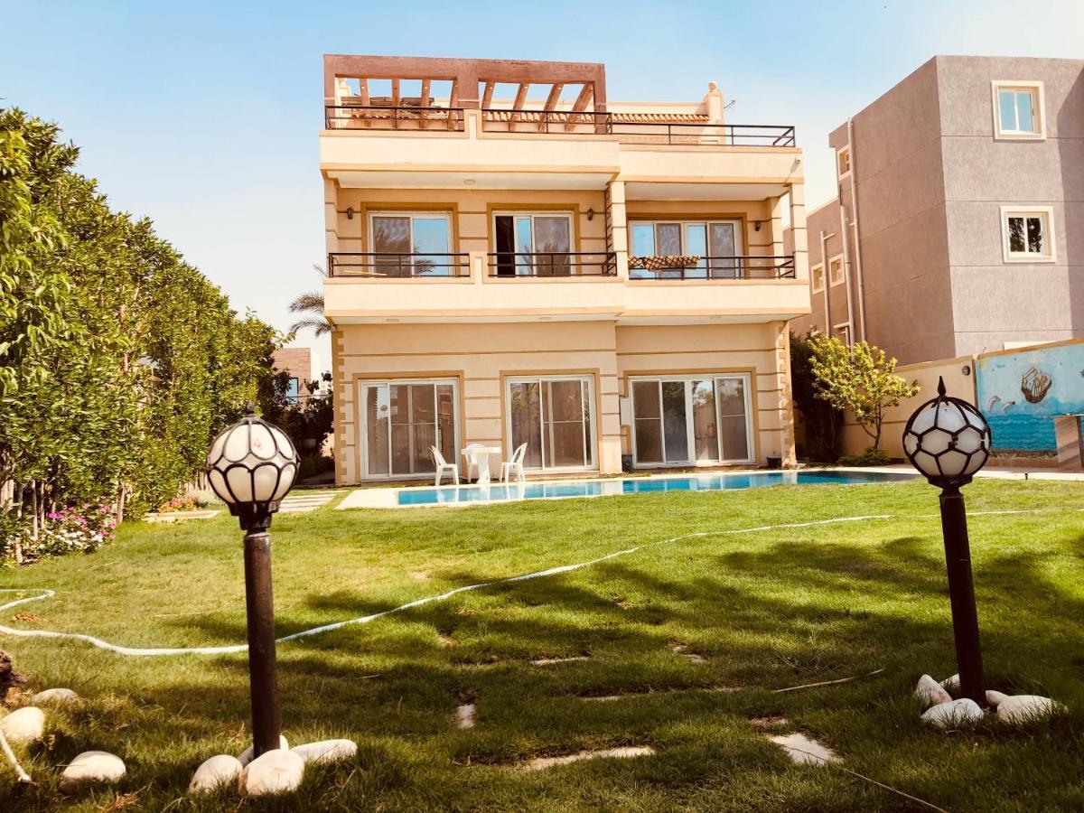 Villa Lovely 5- Bedroom With Overflow Pool With Garden At Oasis *