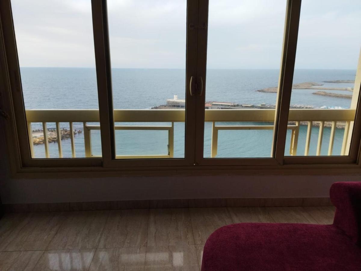 2 Gleem Seaview Aparthotel