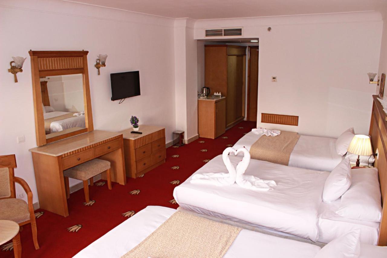 Hotel Regency Pyramids