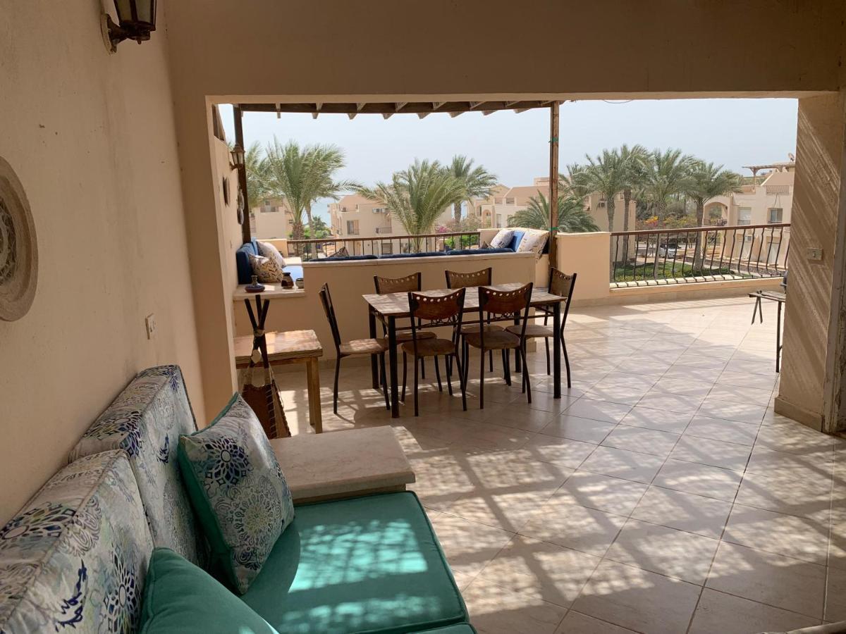 With Roof At Laguna Bay- Ain Sokhna - شالية غرفتين مكيف بالكامل بالرووف قرية لاجونا باي - العين السخنة Daire *