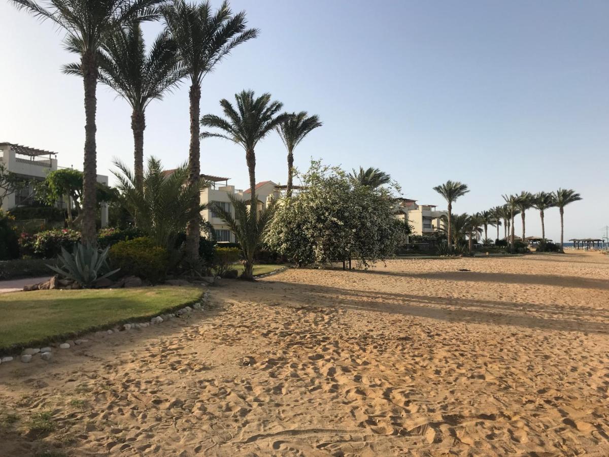 With Roof At Laguna Bay- Ain Sokhna - شالية غرفتين مكيف بالكامل بالرووف قرية لاجونا باي - العين السخنة Daire *