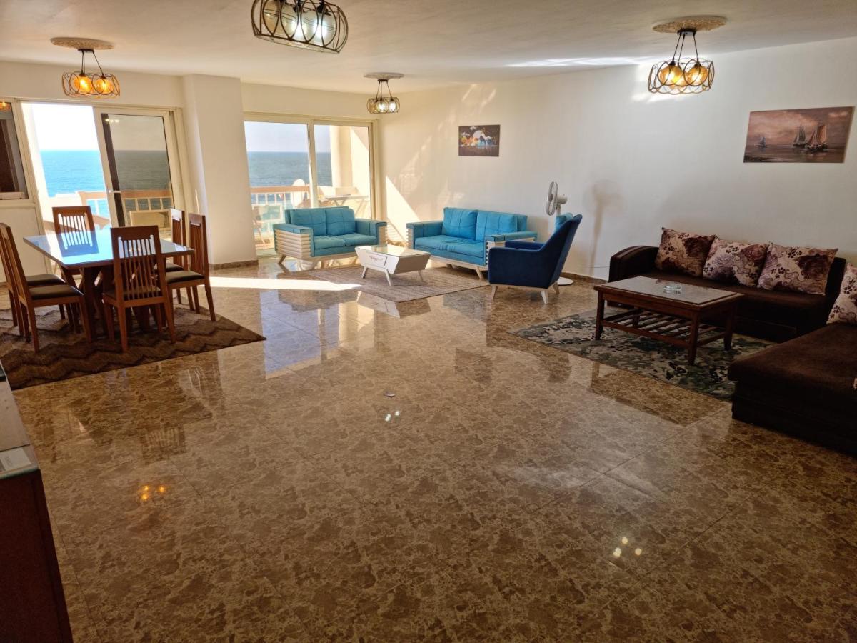 Midpoint Sea View - Families Only Apartament *