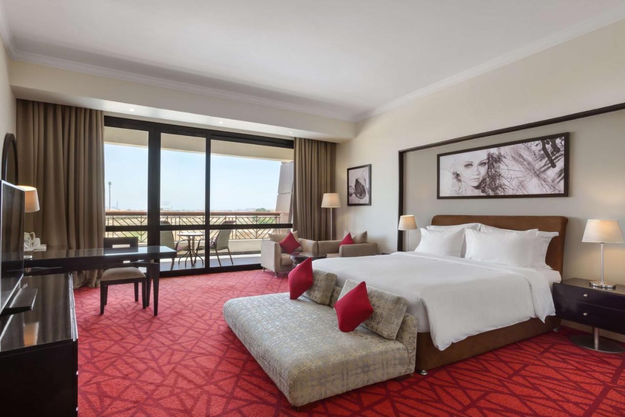 Radisson Blu & Convention Center, Alexandria
