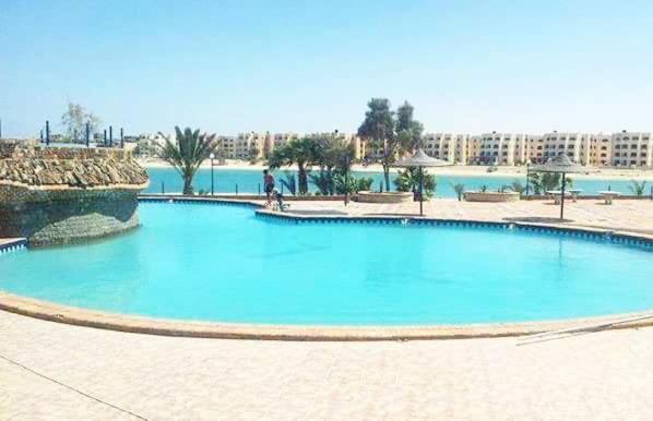 رائع مجدد بالكامل للعائلات فقط باندلسيه مطروح