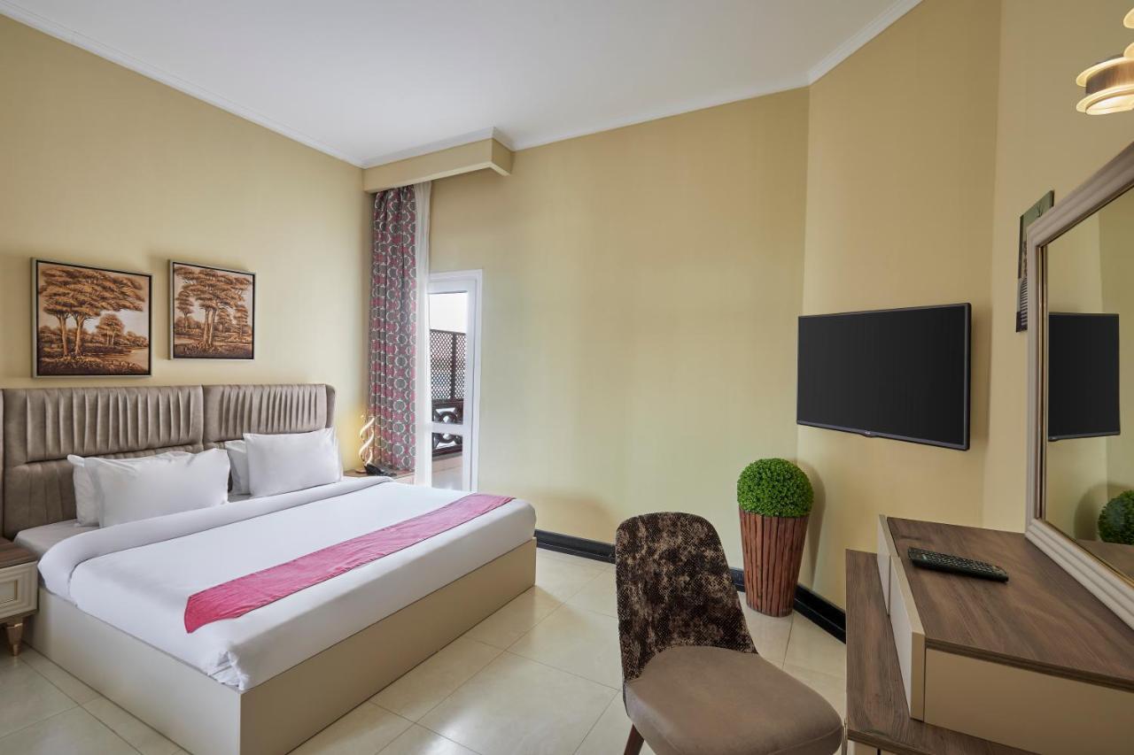 Resort Golden Ocean Marina