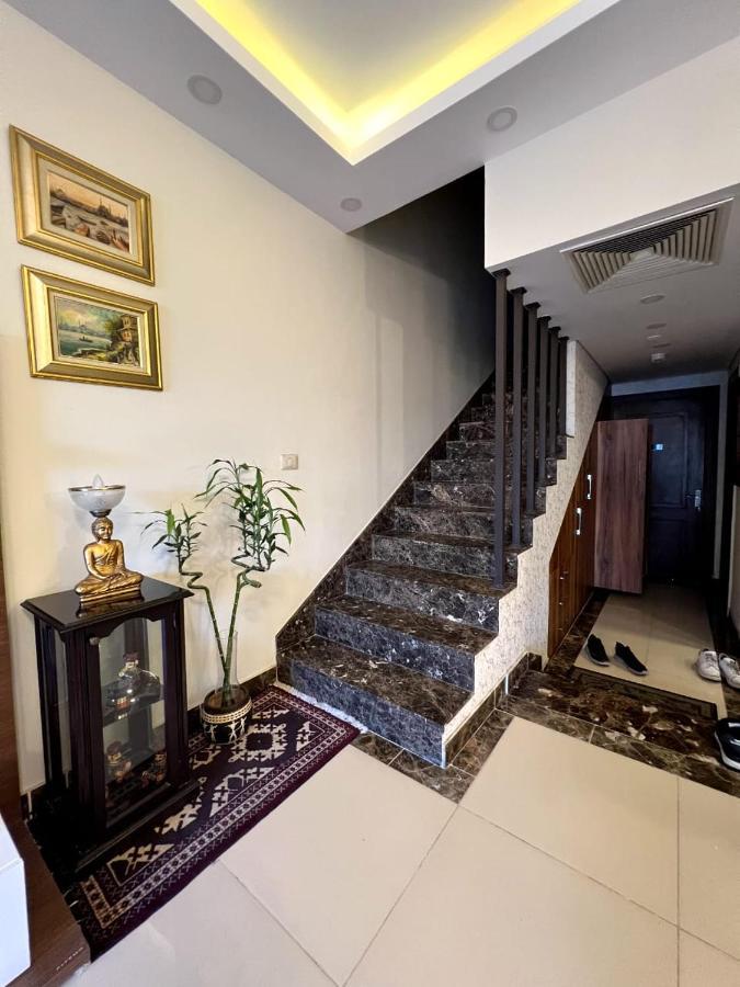 Elegant Duplex With Pool Frontauc Apartment