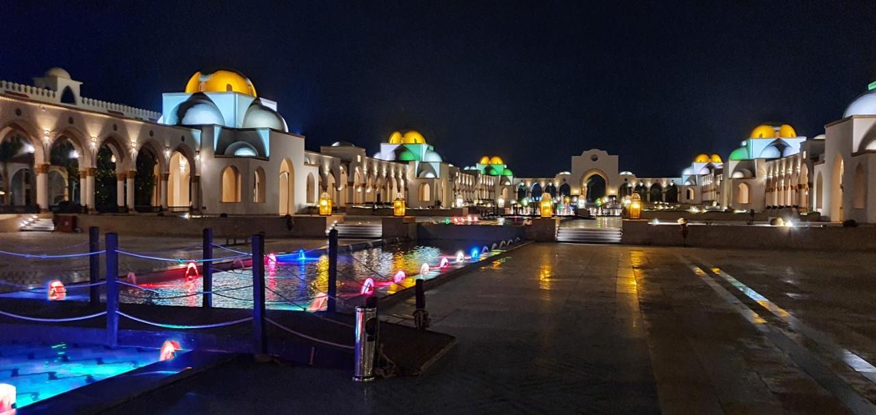 Luxury Seafront Pool - 3 Stories & Roof Floor - Master Bedrooms Villa