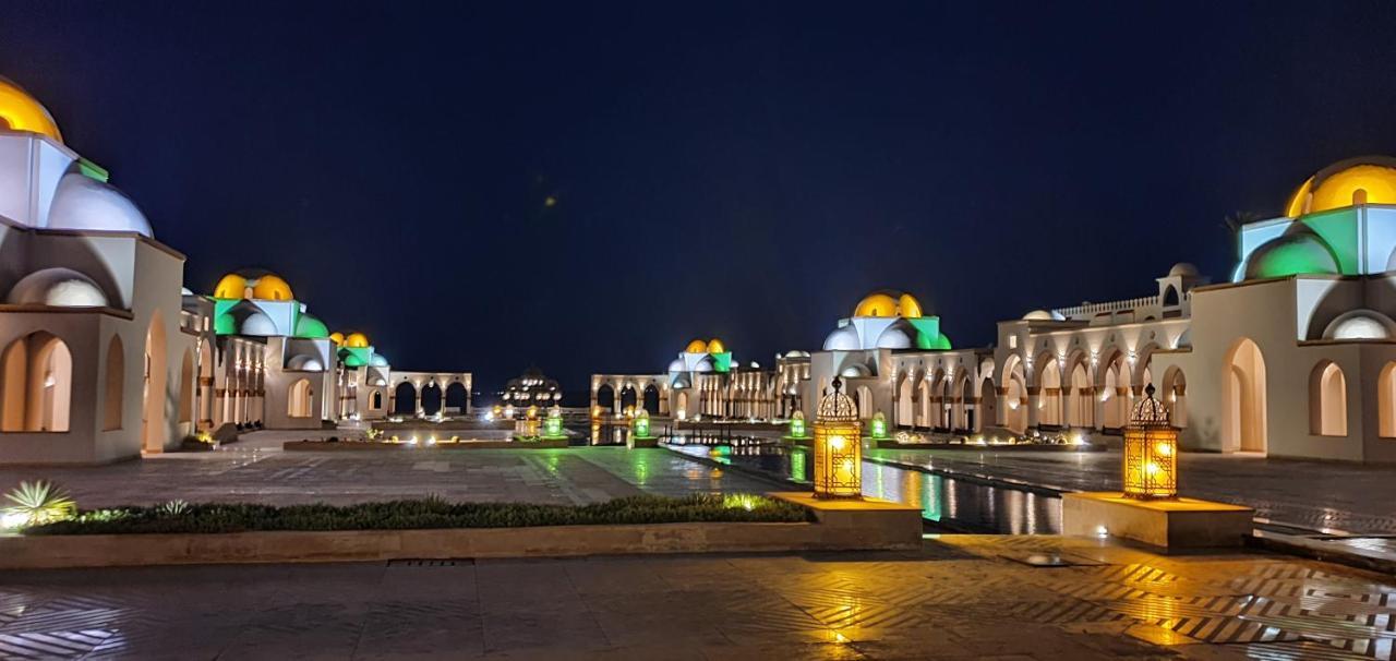 Villa Luxury Seafront Pool - 3 Stories & Roof Floor - Master Bedrooms Hurgada
