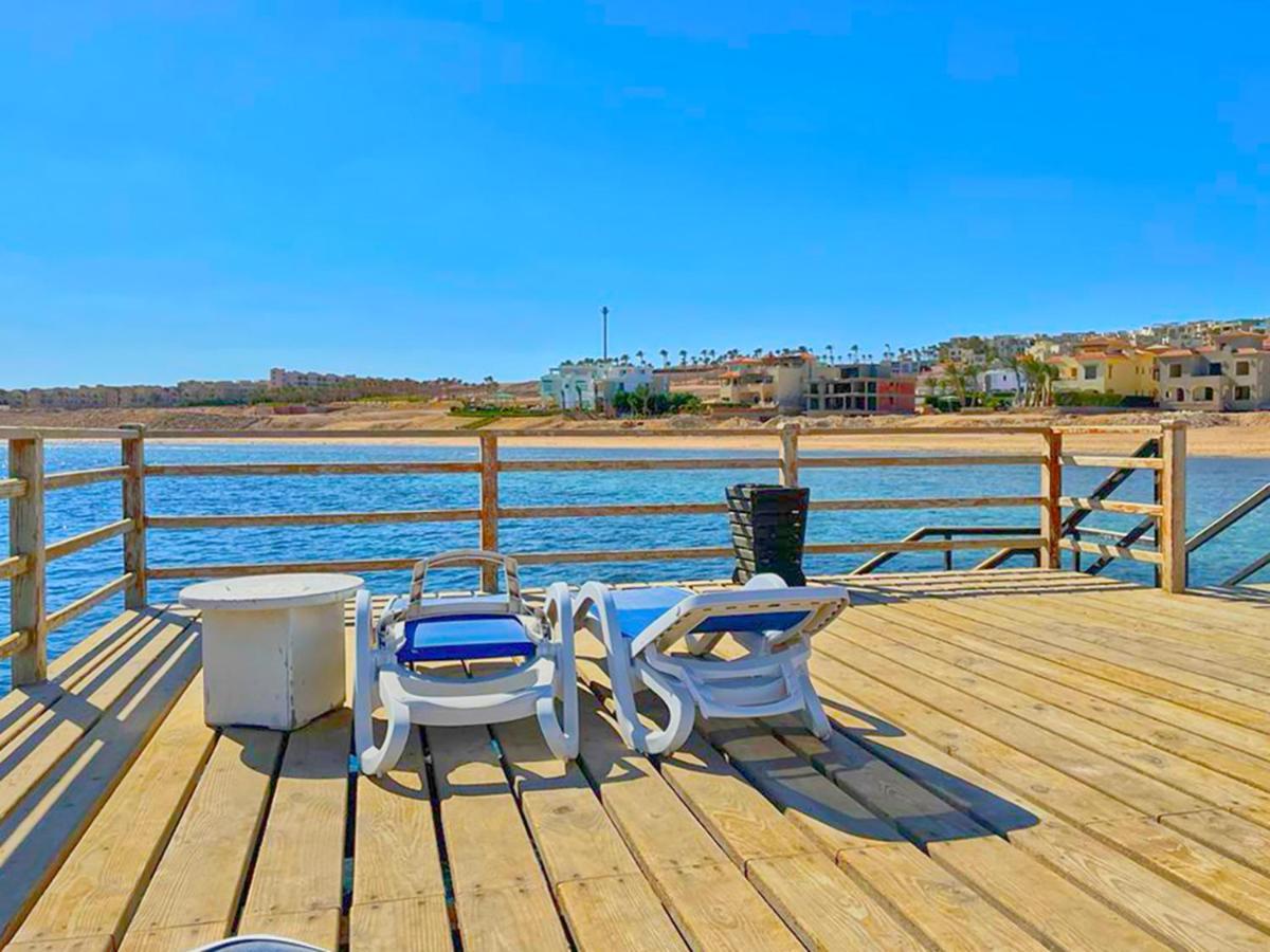 Luxury Seafront Pool - 3 Stories & Roof Floor - Master Bedrooms Villa *