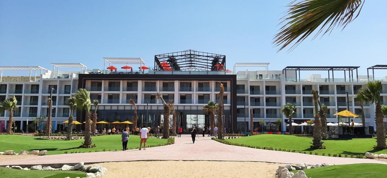 & Hotel 5*