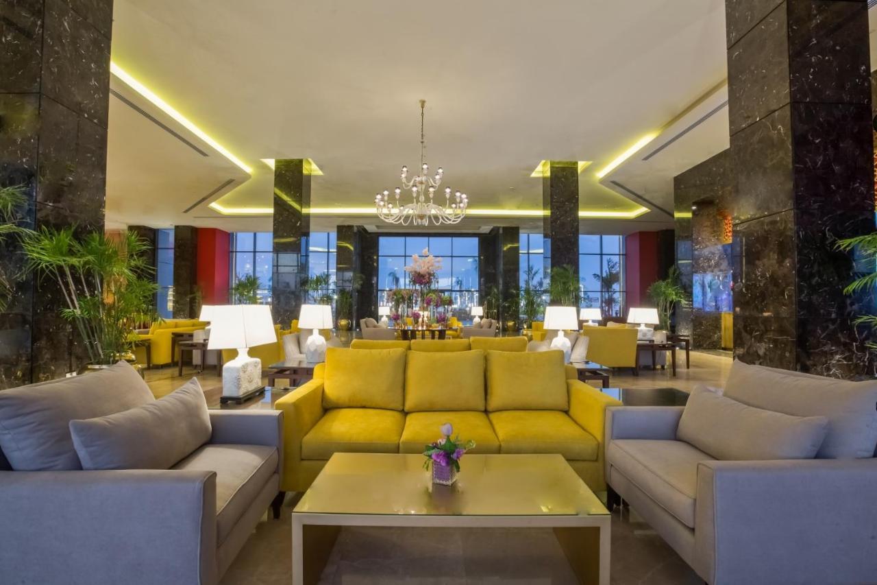 Hotel & 5*