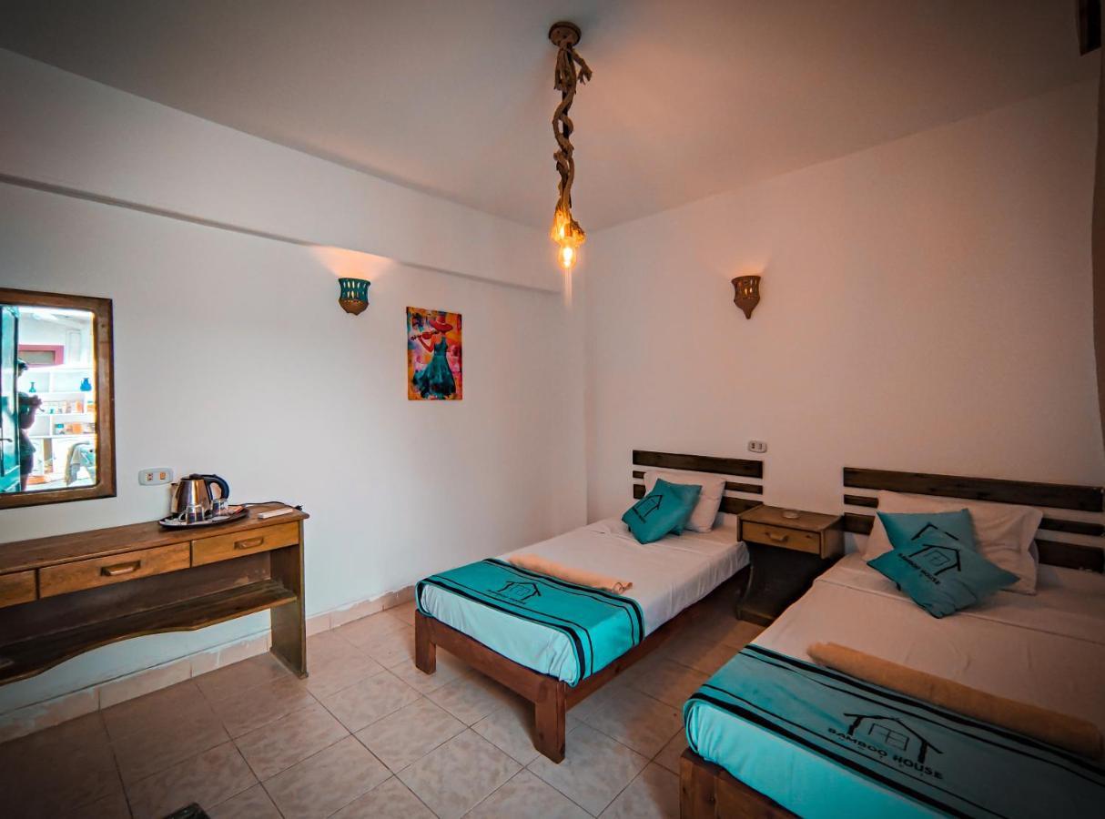 Hotel Bamboo House *