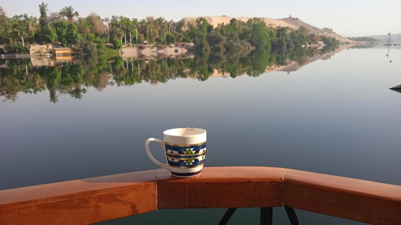 Botel Houseboat And Nile Cruises Zainoba *