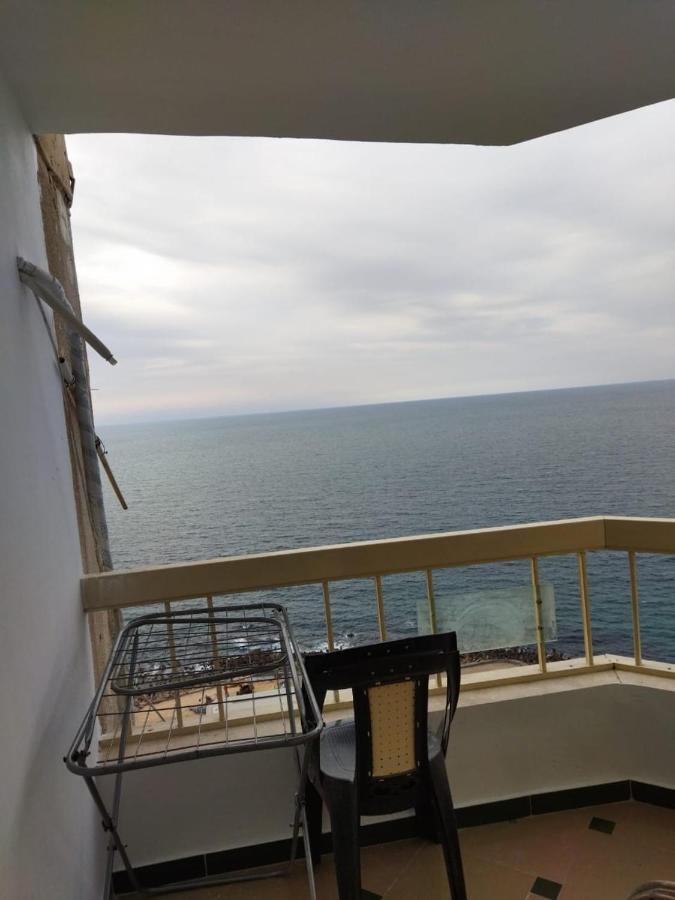 2 Gleem Seaview *