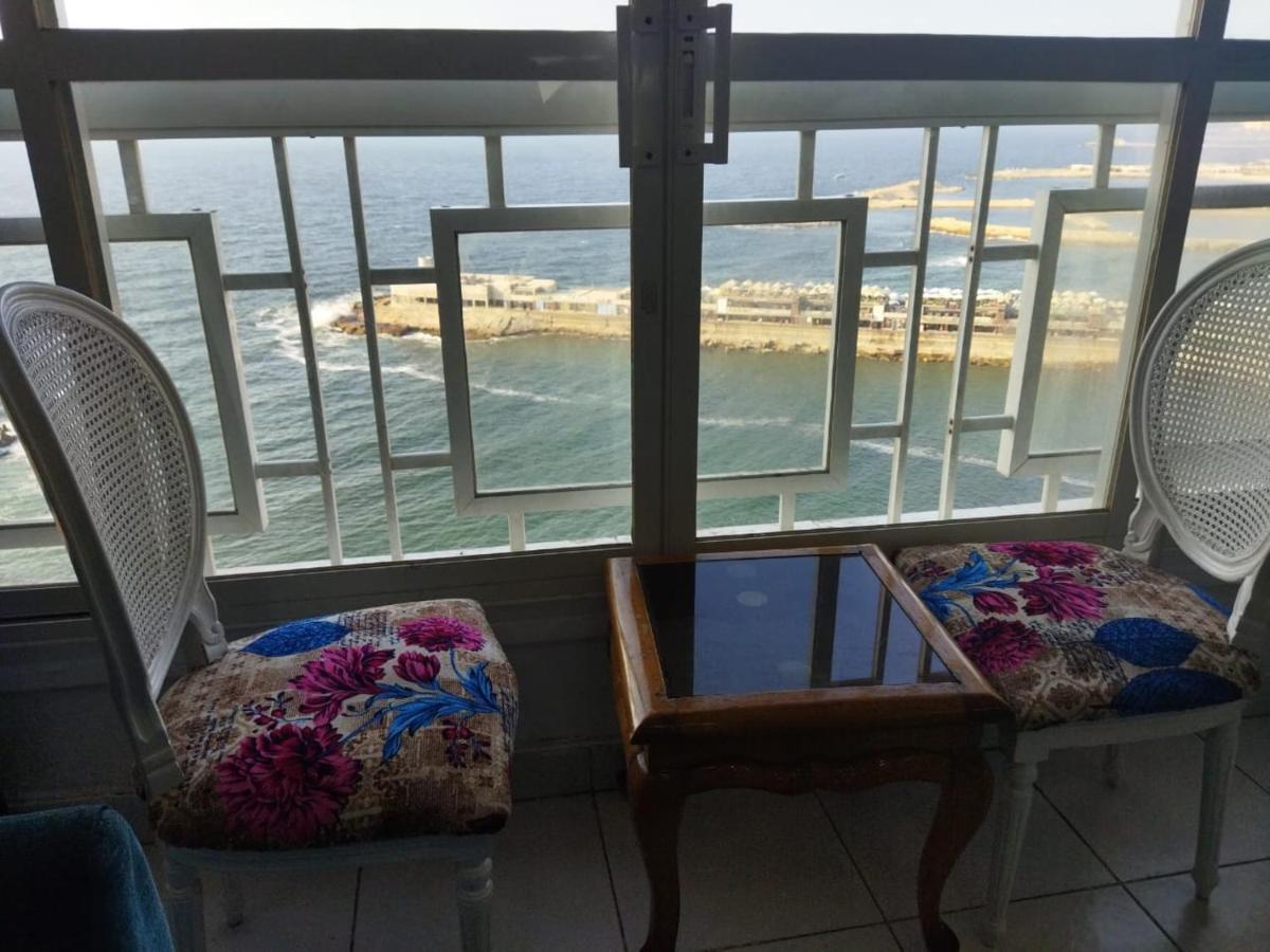 3 Gleem Seaview *