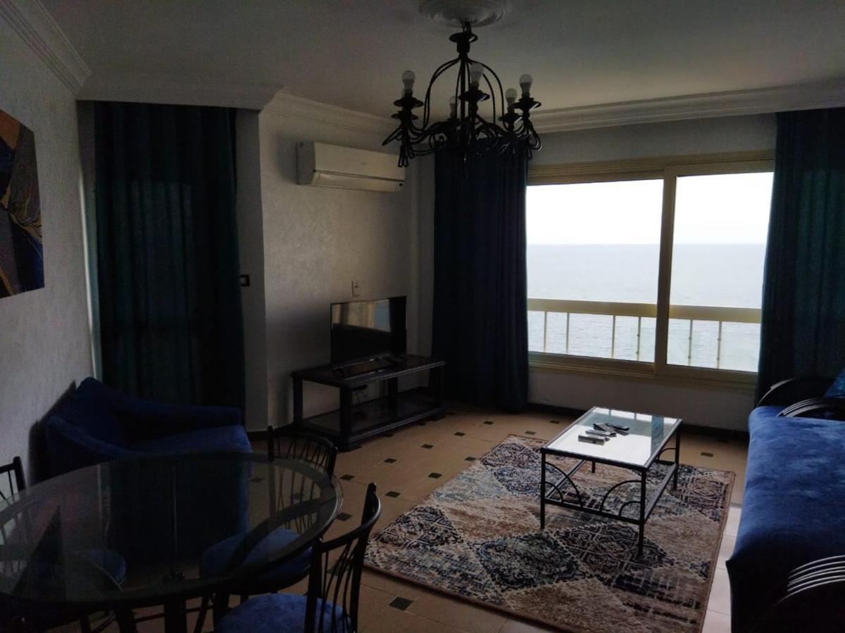 2 Gleem Seaview Aparthotel