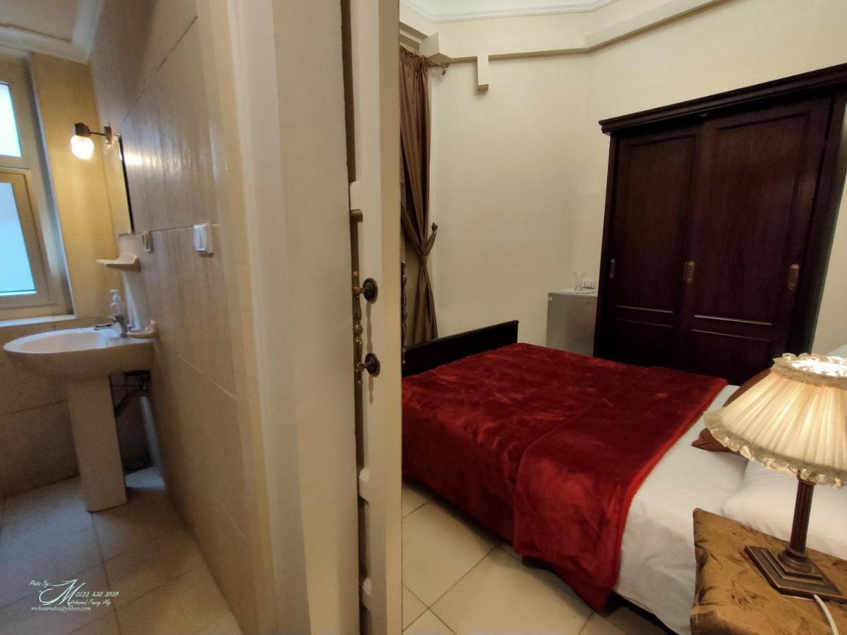 Triomphe Hostel