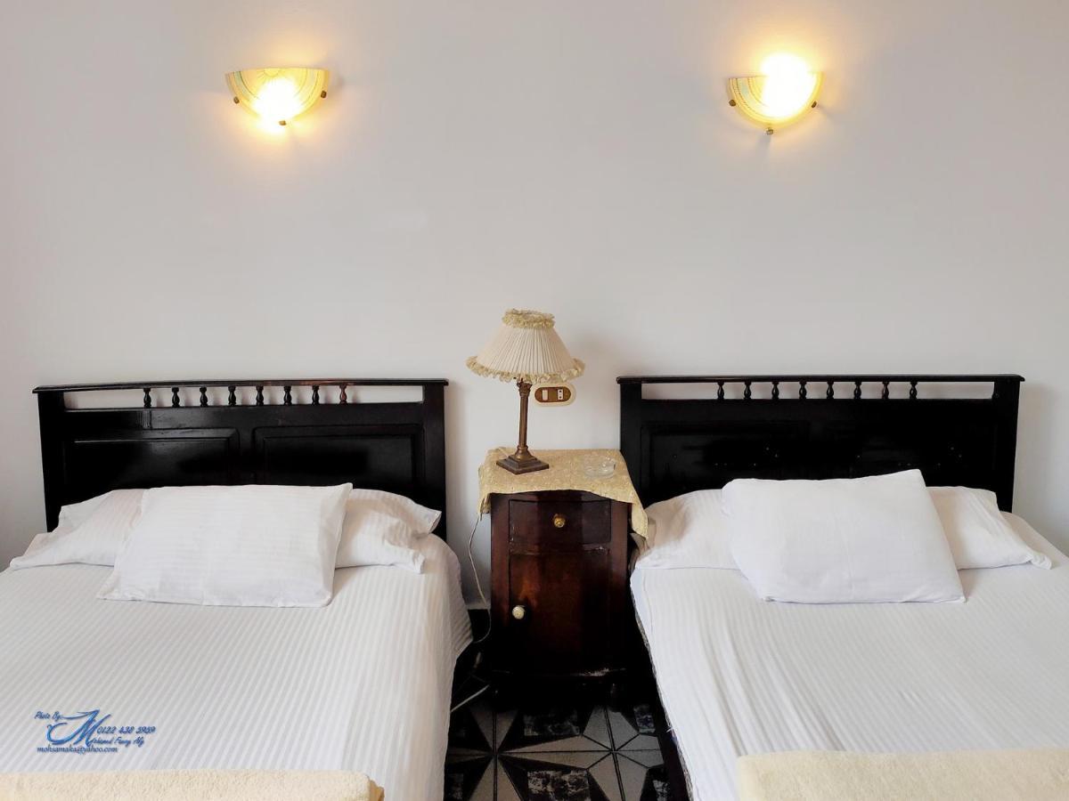 Triomphe Hostel