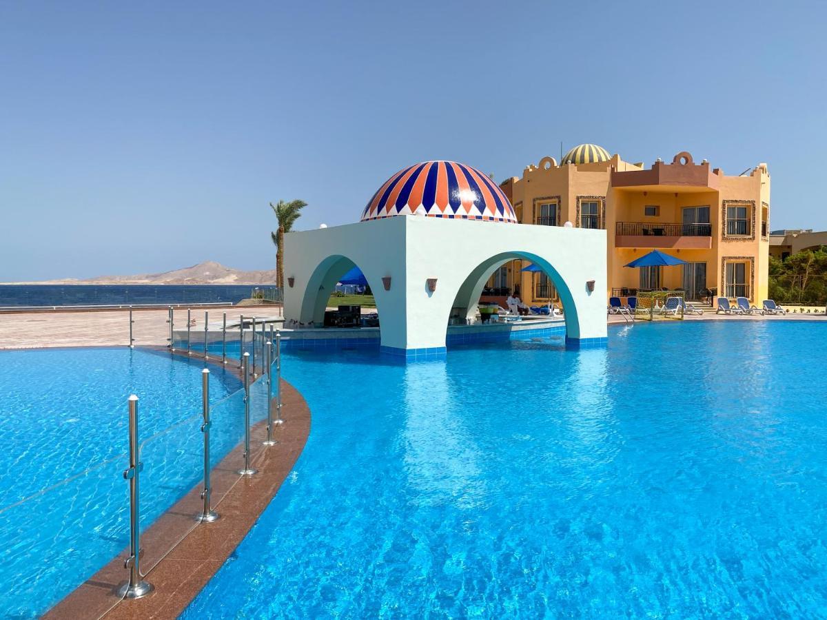 Nubian Island, Families And Couples Only Complex