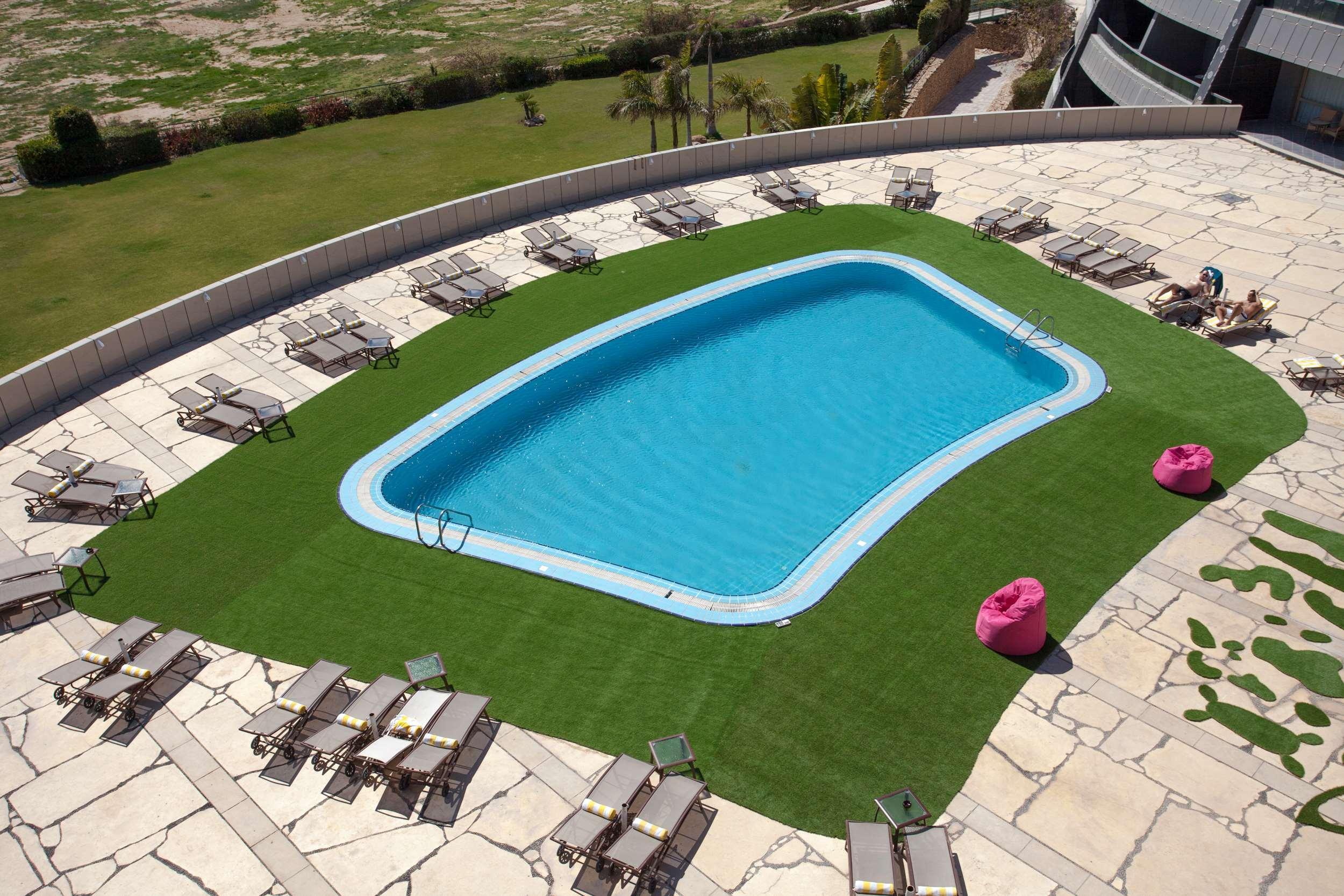 Hotel Radisson Blu & Convention Center, 5*
