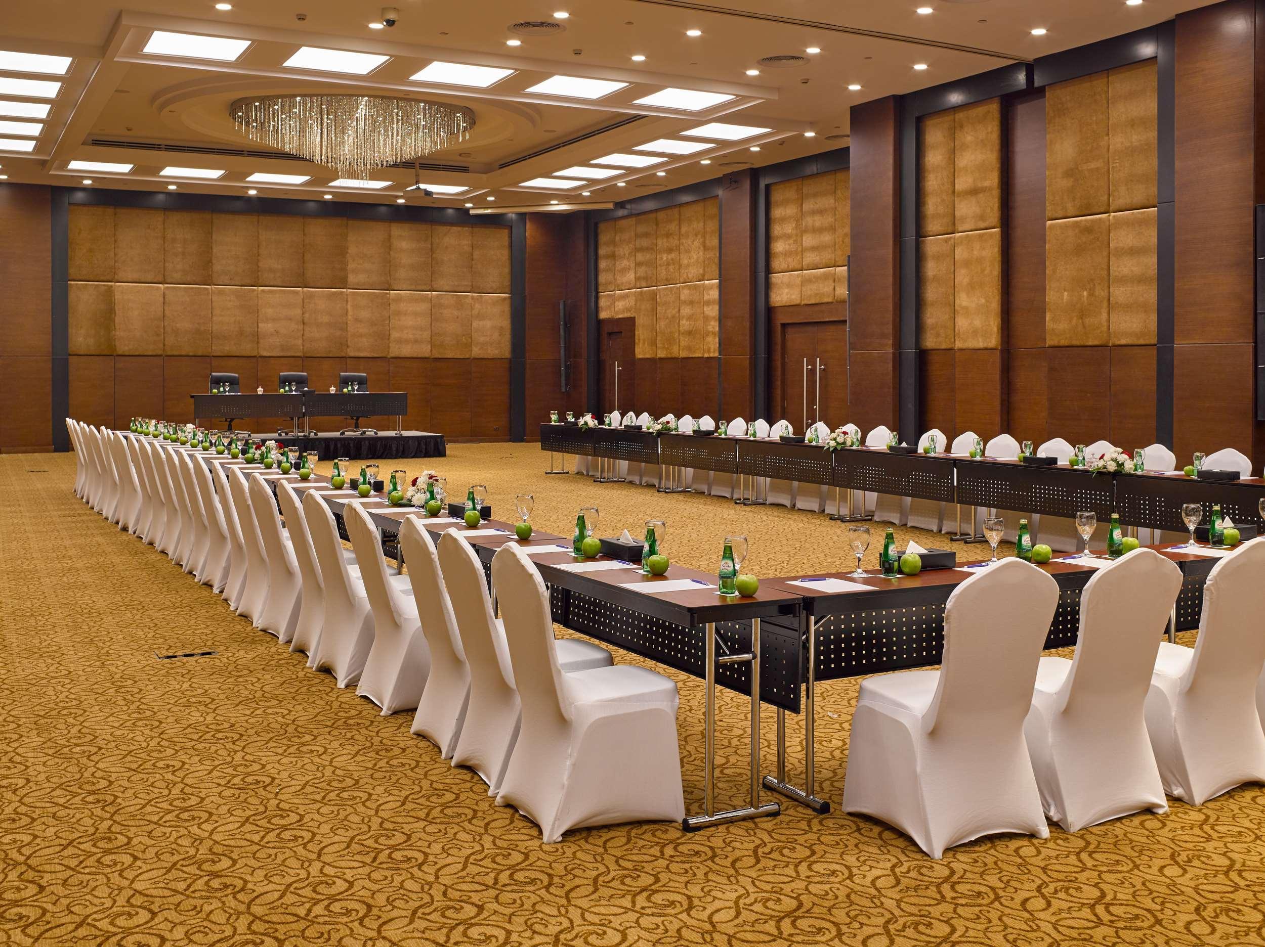 Radisson Blu & Convention Center, Alexandria