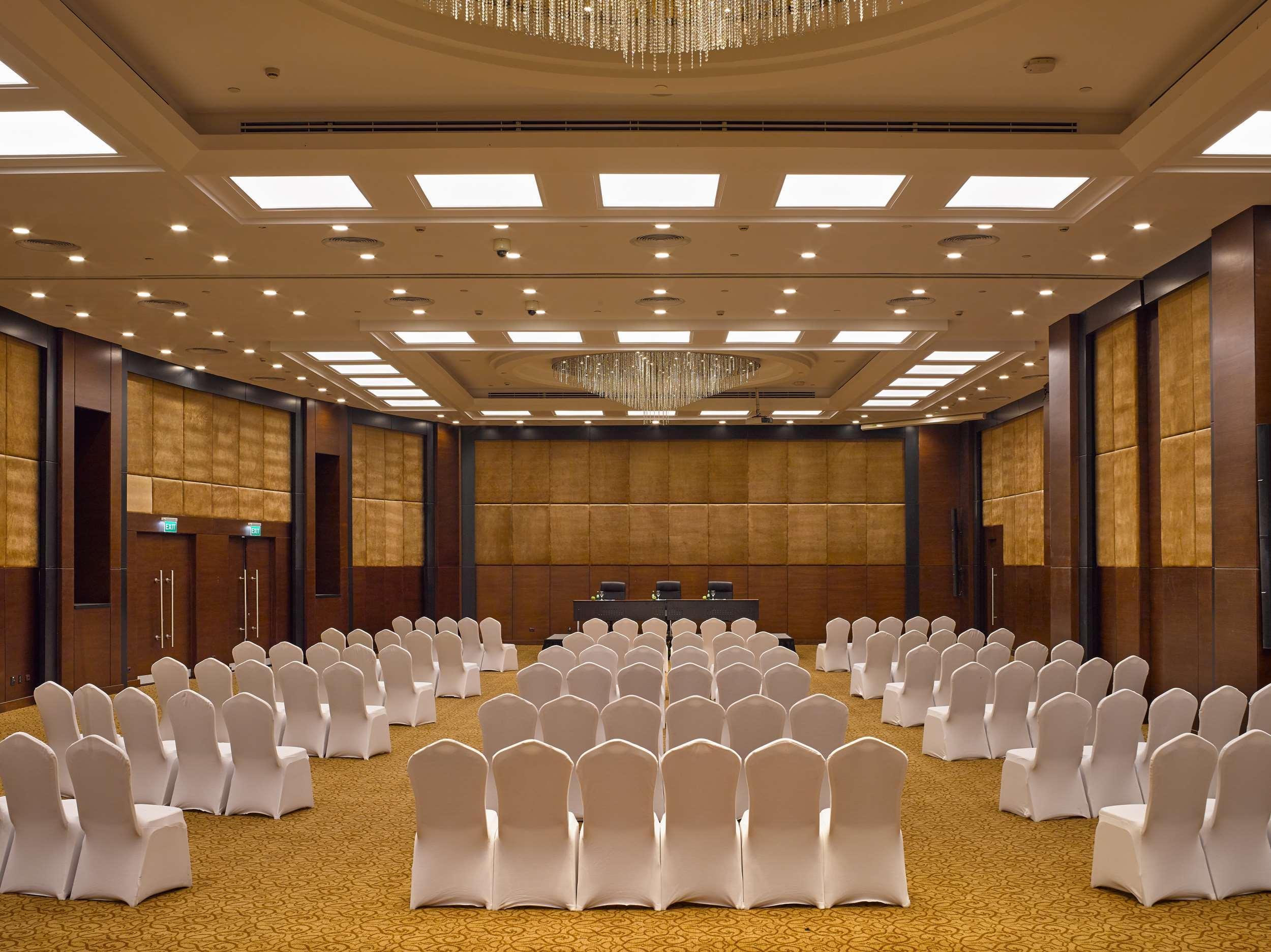Radisson Blu & Convention Center,