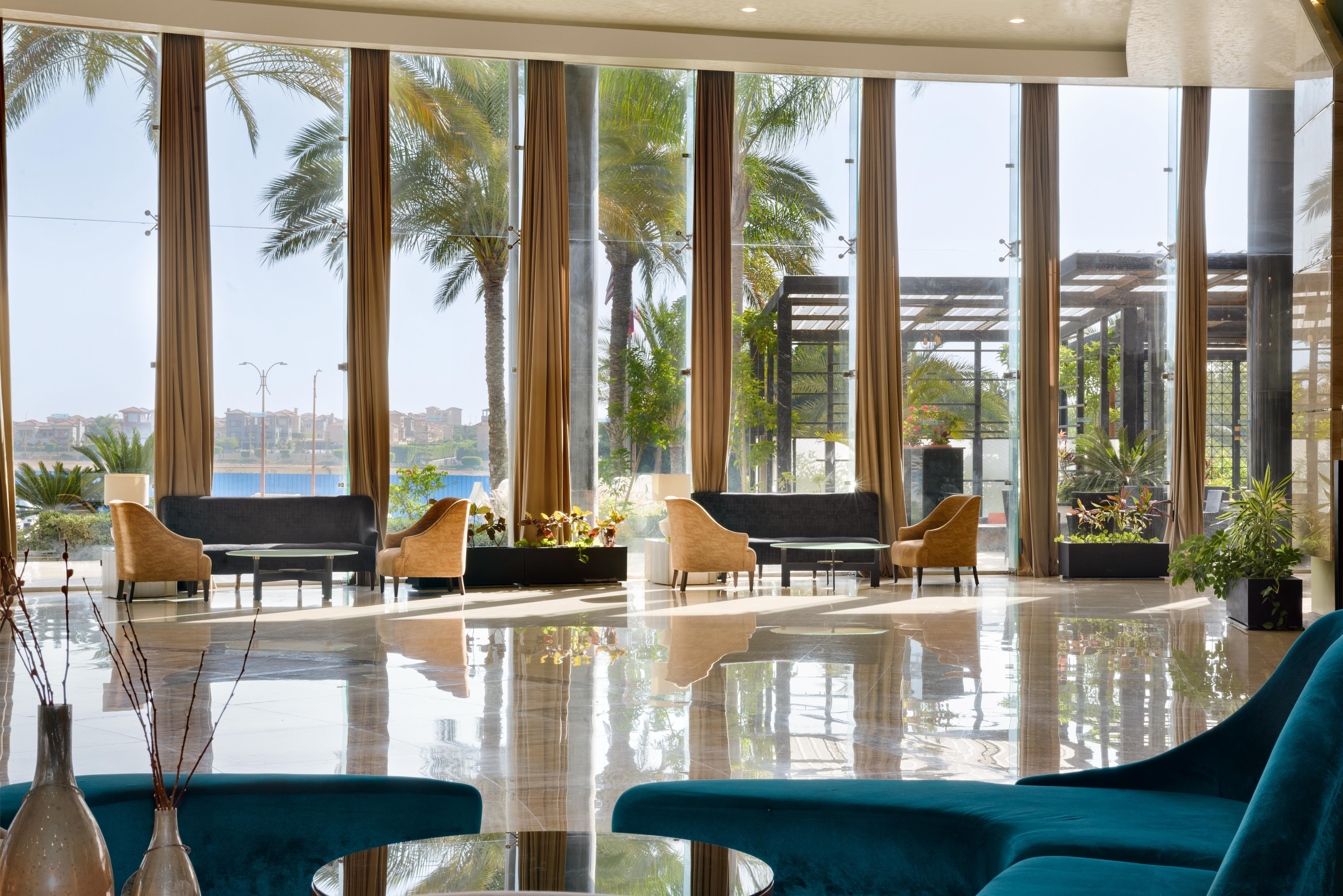 Hotel Radisson Blu & Convention Center,