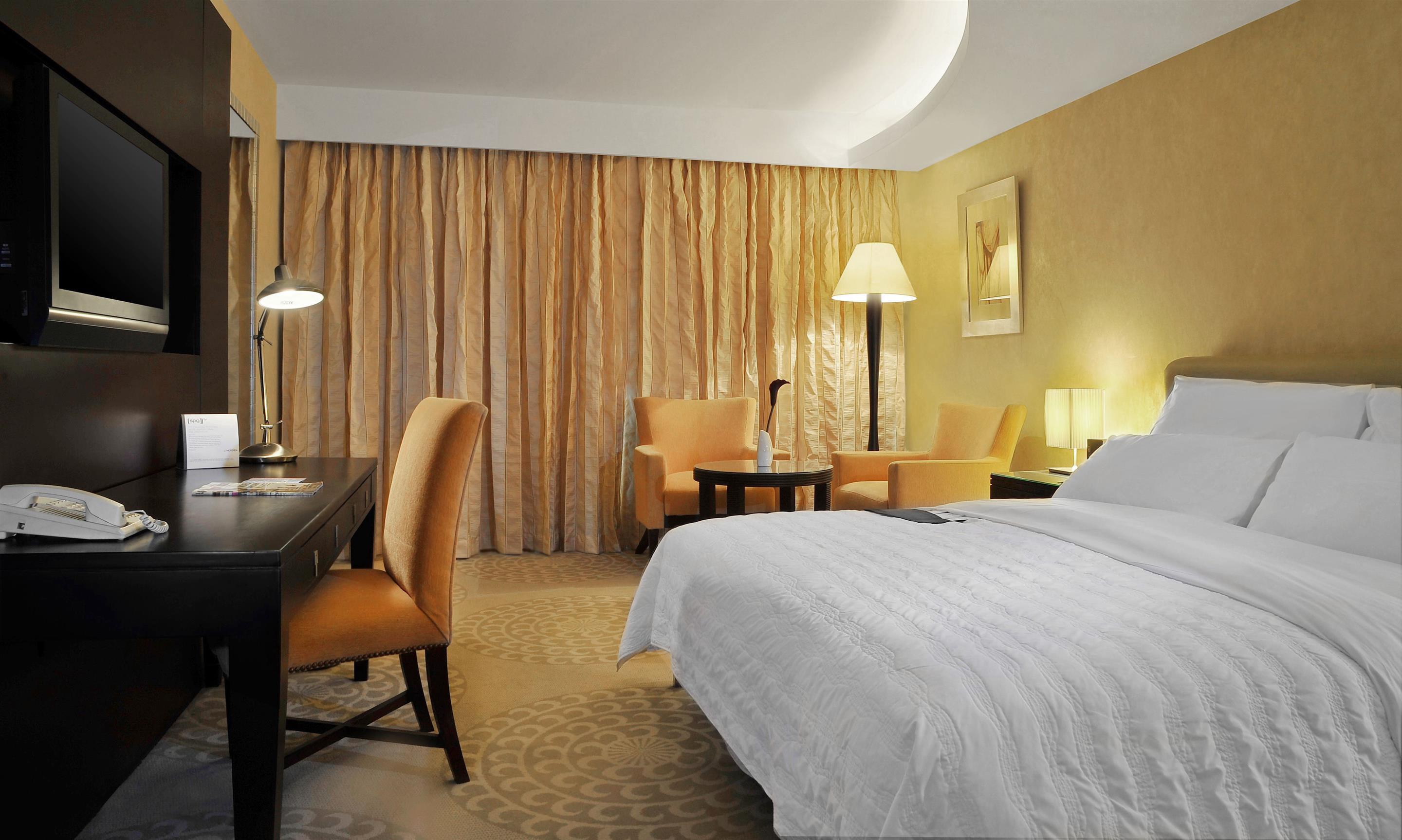 Le Meridien Pyramids & Spa Hotel