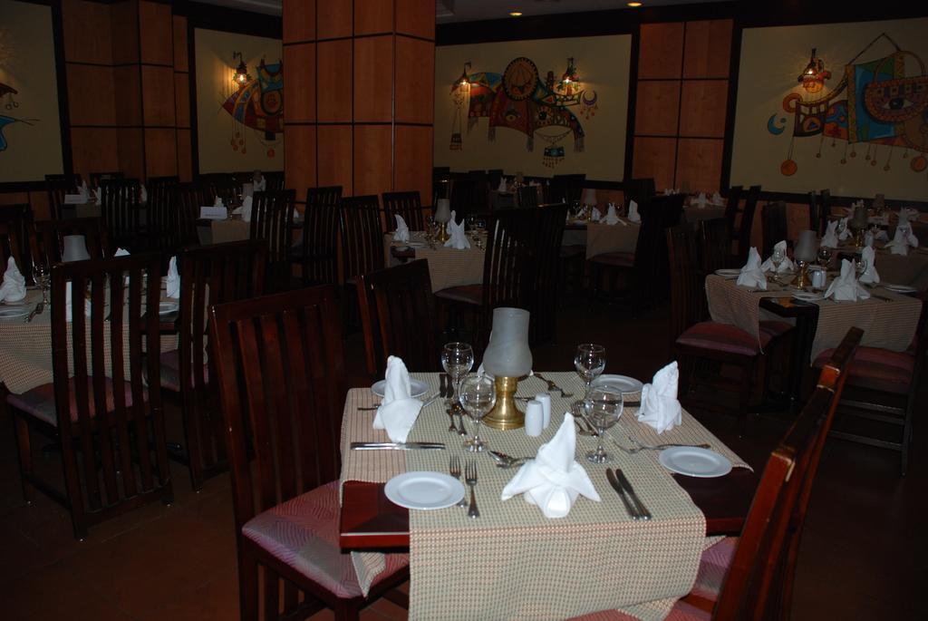 Grand Pyramids Hotel 4*
