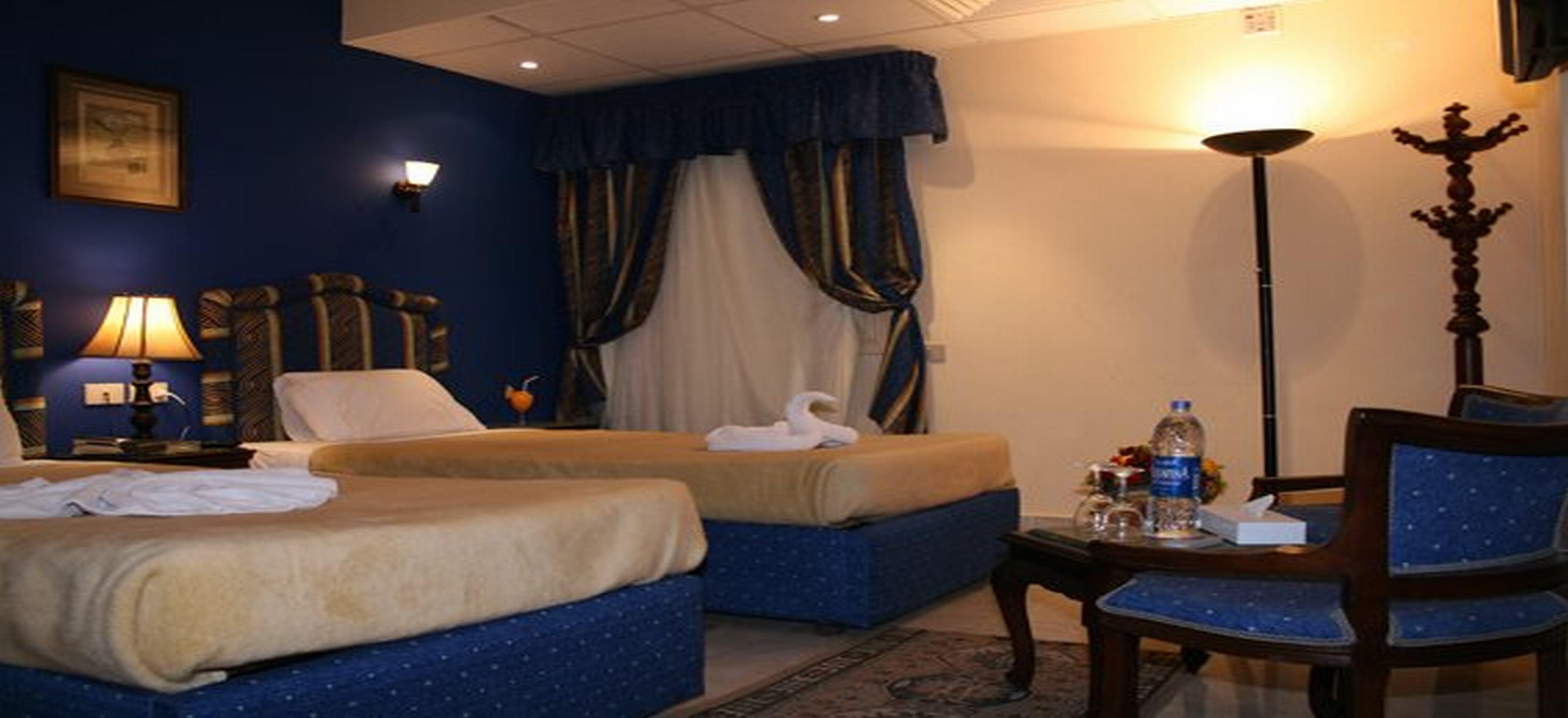 Holidays Express Hotel 3*