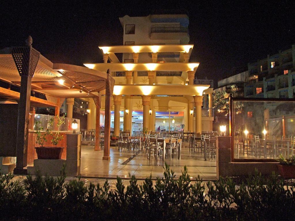 Sphinx Aqua Park 4*