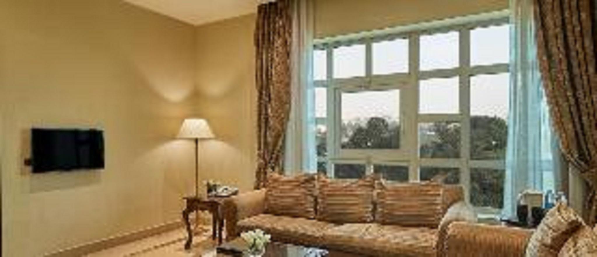 Triumph Plaza Otel 4*