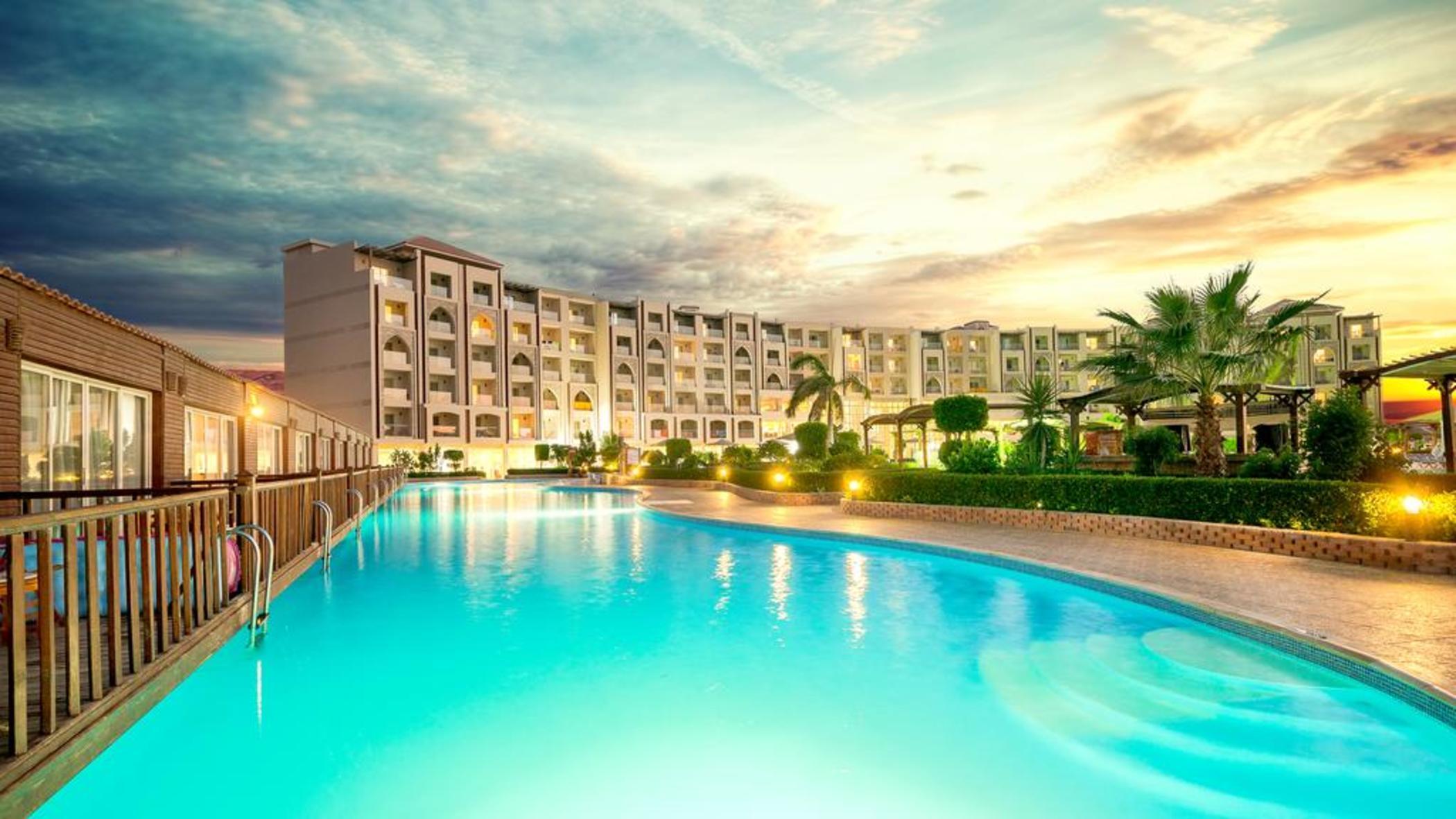 Hawaii Caesar Palace Aqua Park - Families And Couples Only 4*