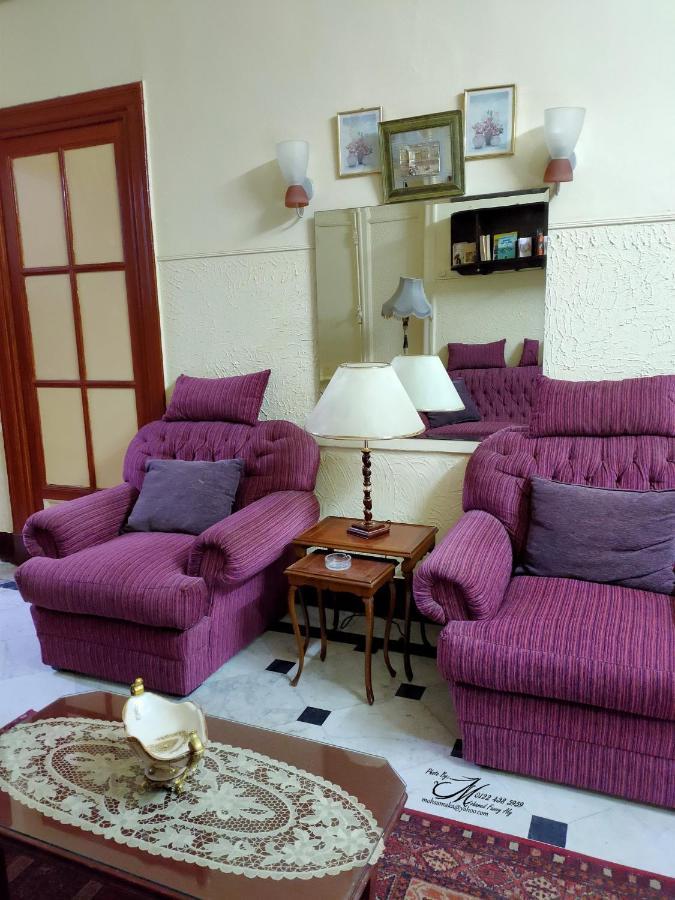 Hostel Triomphe *