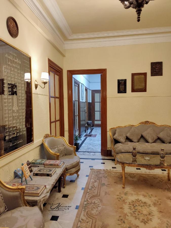 Hostel Triomphe *
