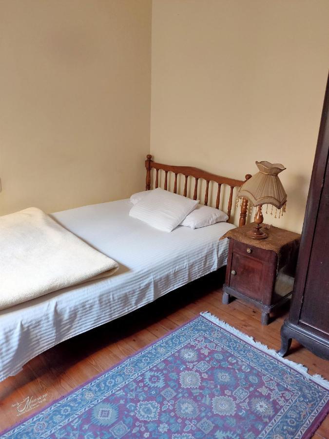 Triomphe Hostel *