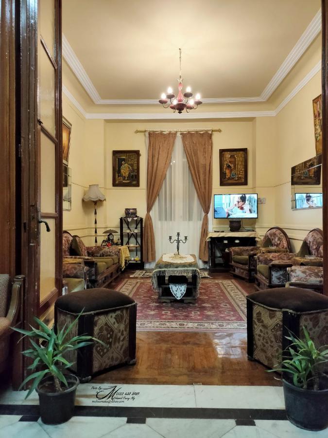 Hostel Triomphe *